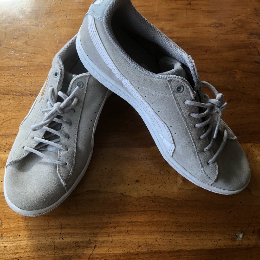 Puma tennis shoe.